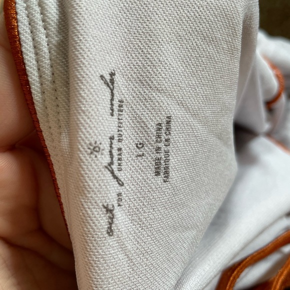 One piece - Picture 2 of 3